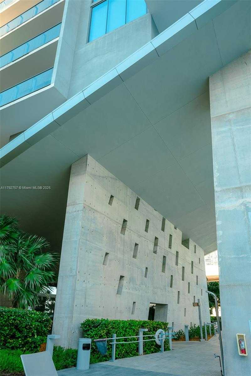 Small Image of 68 SOUTH EAST 6TH ST #1204, Miami Number 29