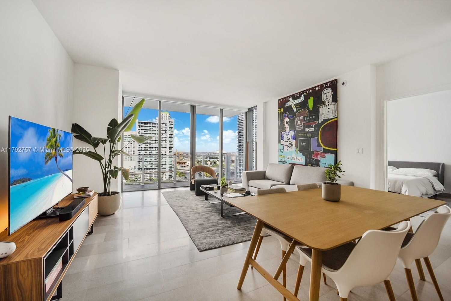 Small Image of 68 SOUTH EAST 6TH ST #1204, Miami Number 3