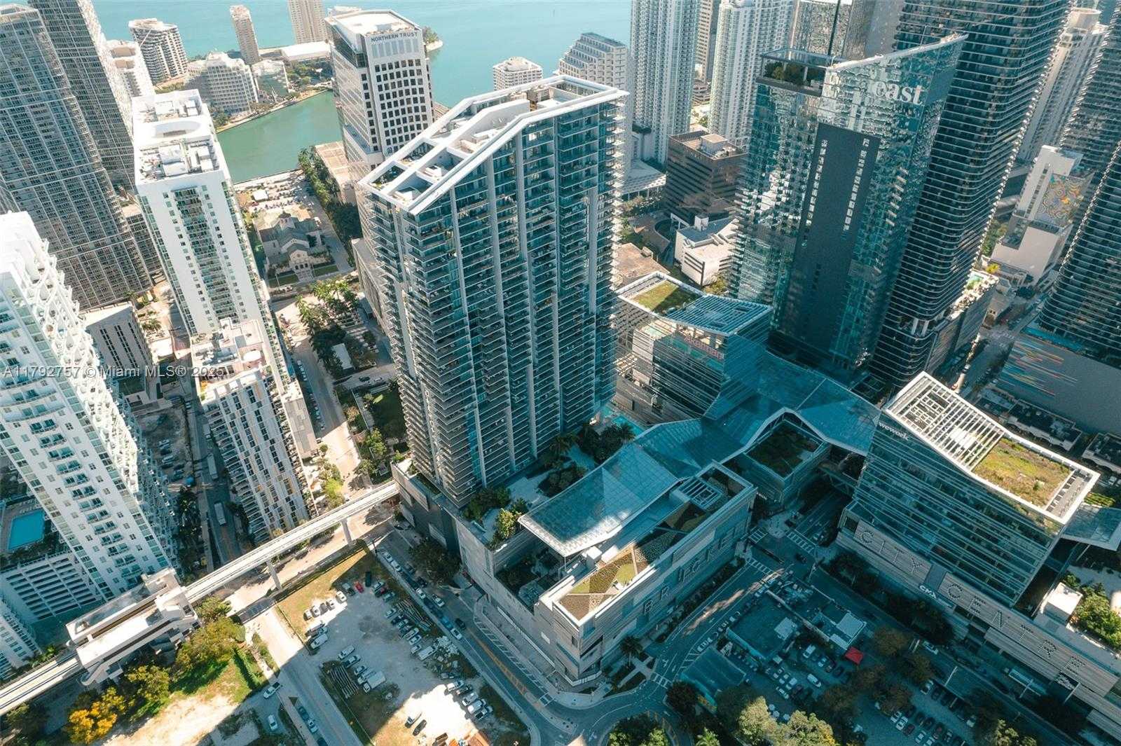 Small Image of 68 SOUTH EAST 6TH ST #1204, Miami Number 32