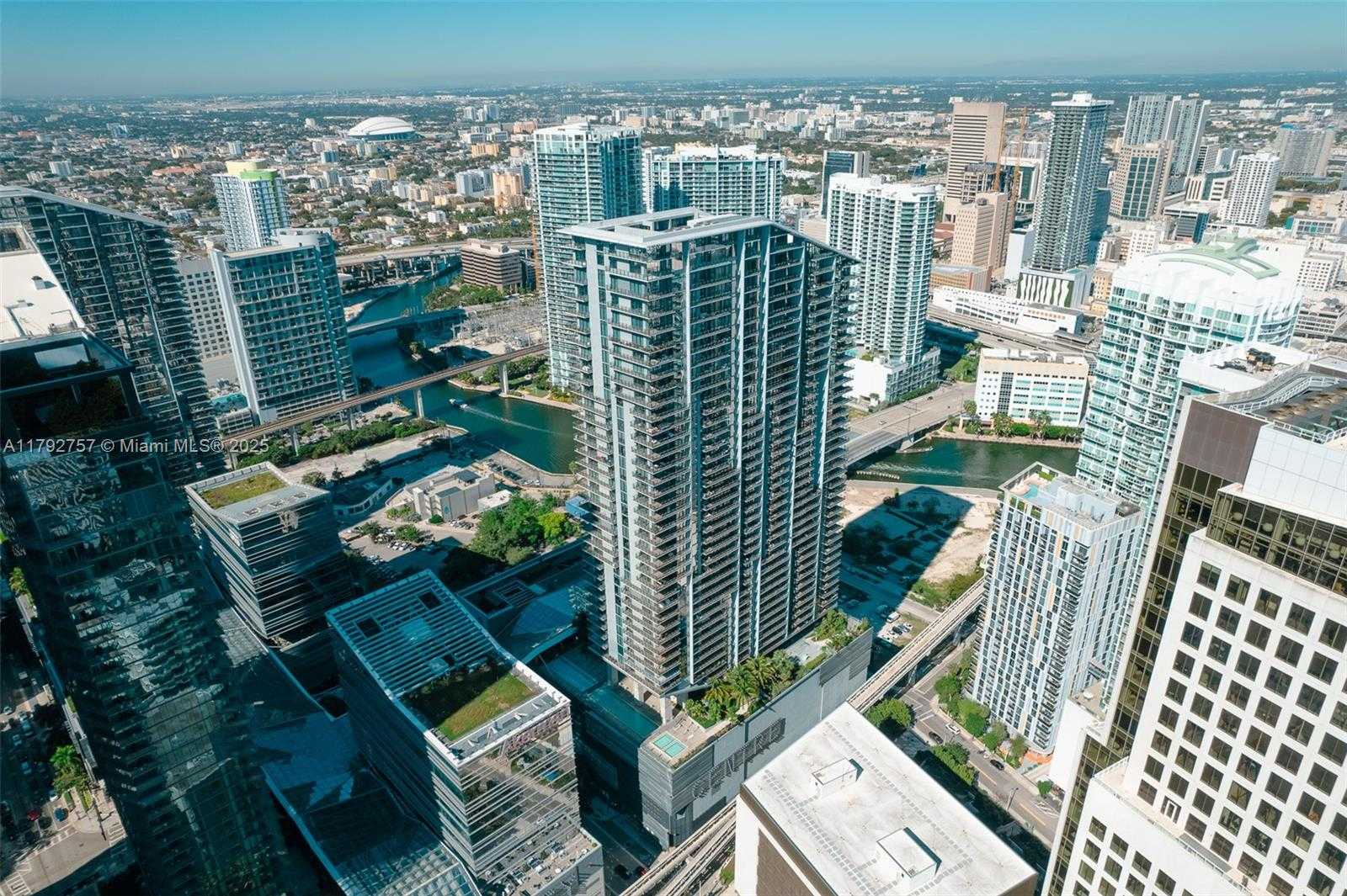 Small Image of 68 SOUTH EAST 6TH ST #1204, Miami Number 33