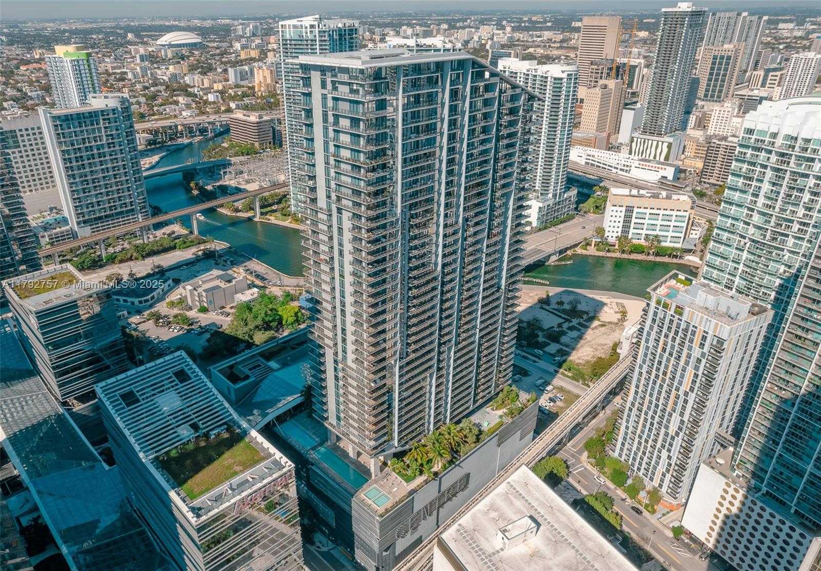 Small Image of 68 SOUTH EAST 6TH ST #1204, Miami Number 34