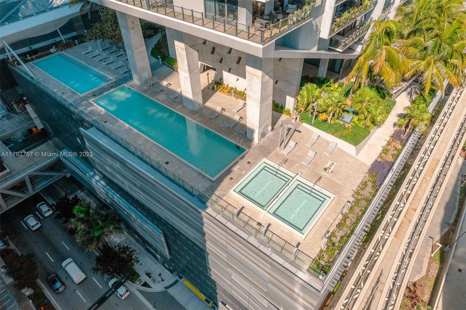 Small Image of 68 SOUTH EAST 6TH ST #1204, Miami Number 36