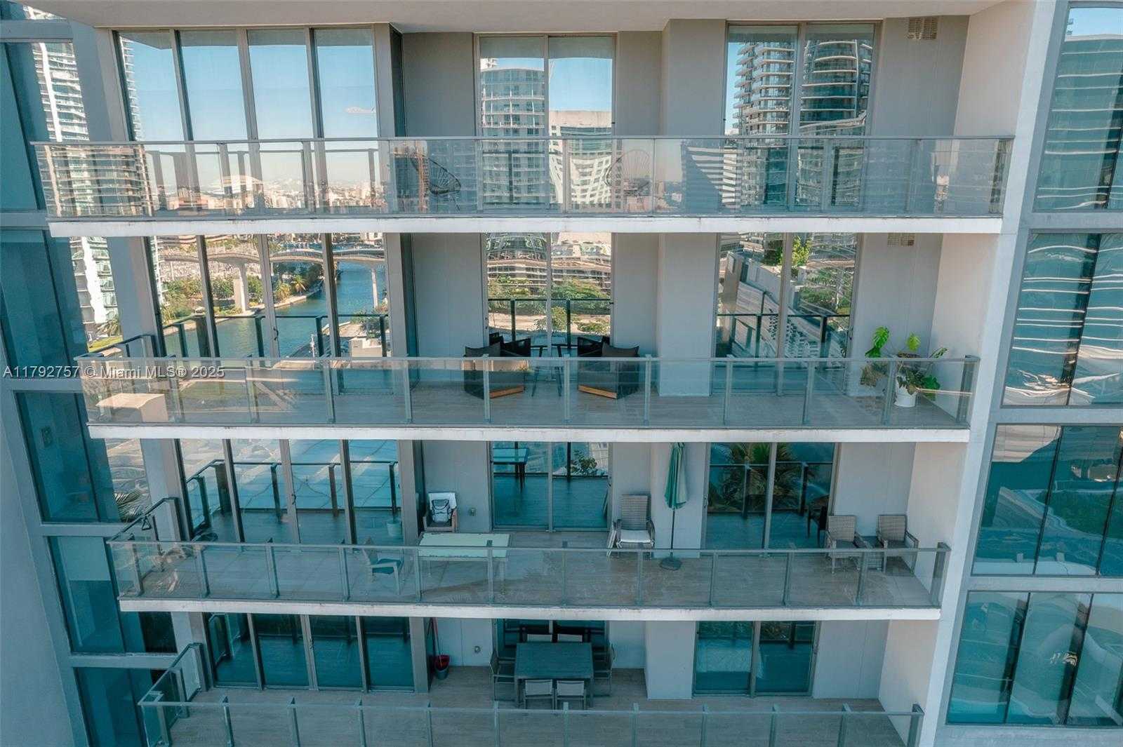 Small Image of 68 SOUTH EAST 6TH ST #1204, Miami Number 40