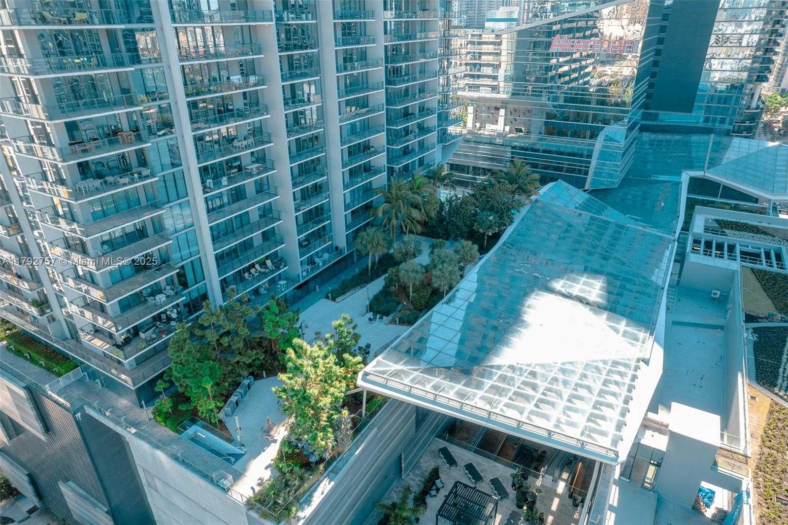 Small Image of 68 SOUTH EAST 6TH ST #1204, Miami Number 41