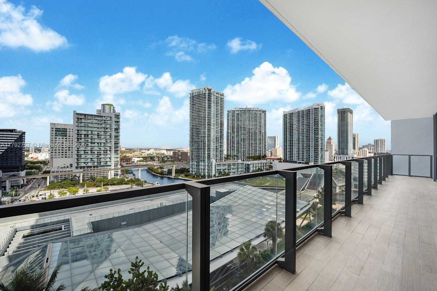 Small Image of 68 SOUTH EAST 6TH ST #1204, Miami Number 5
