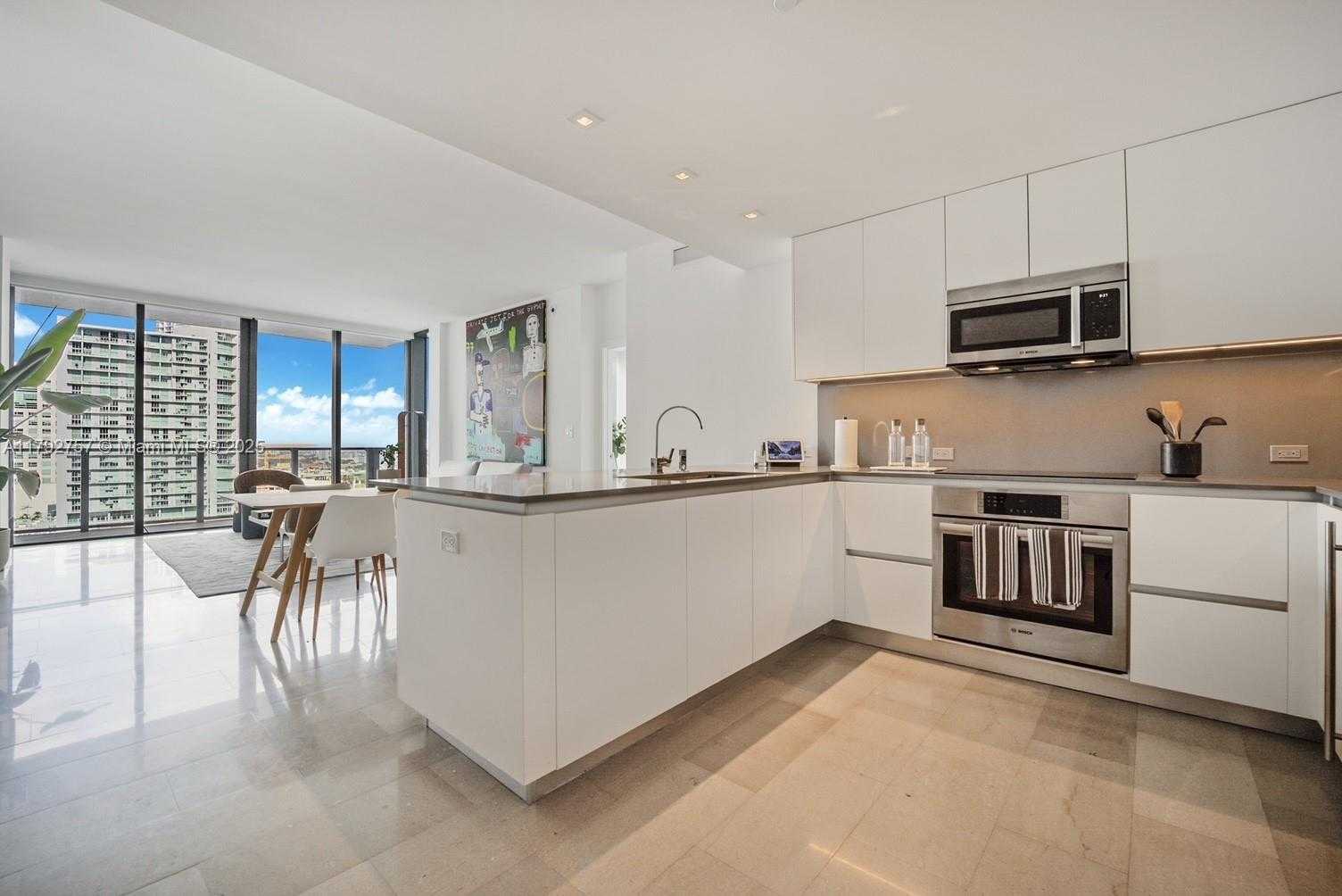 Small Image of 68 SOUTH EAST 6TH ST #1204, Miami Number 6