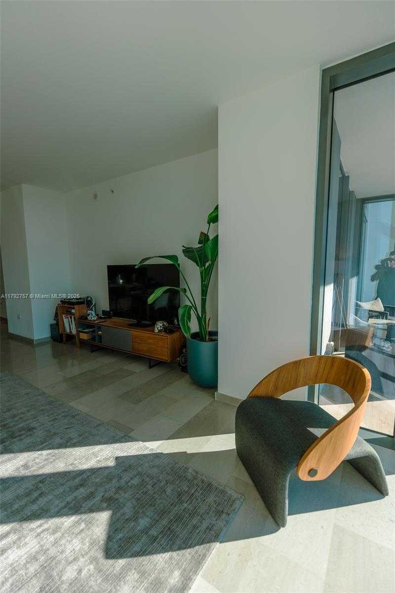 Small Image of 68 SOUTH EAST 6TH ST #1204, Miami Number 8