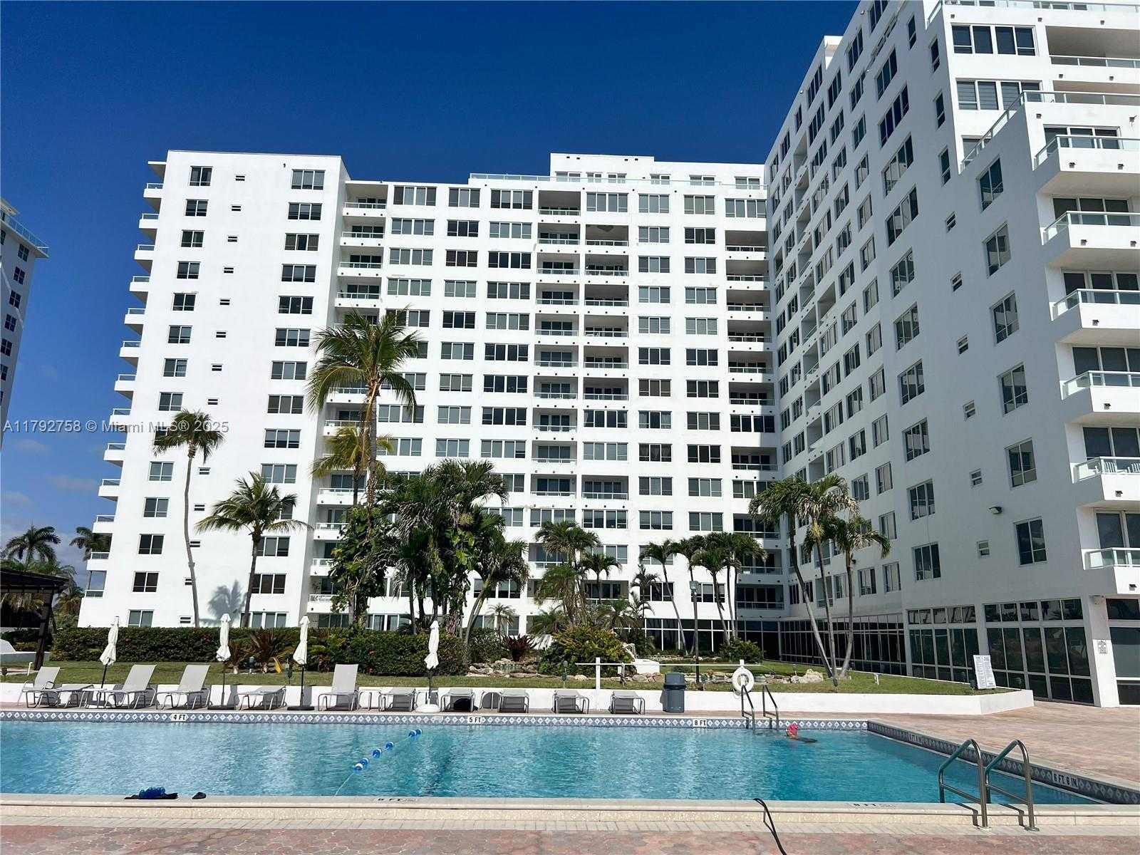 Small Image of 5005 COLLINS AVE #214, Miami Beach Number 26