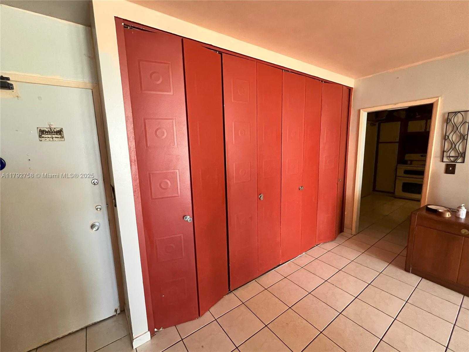 Small Image of 5005 COLLINS AVE #214, Miami Beach Number 8