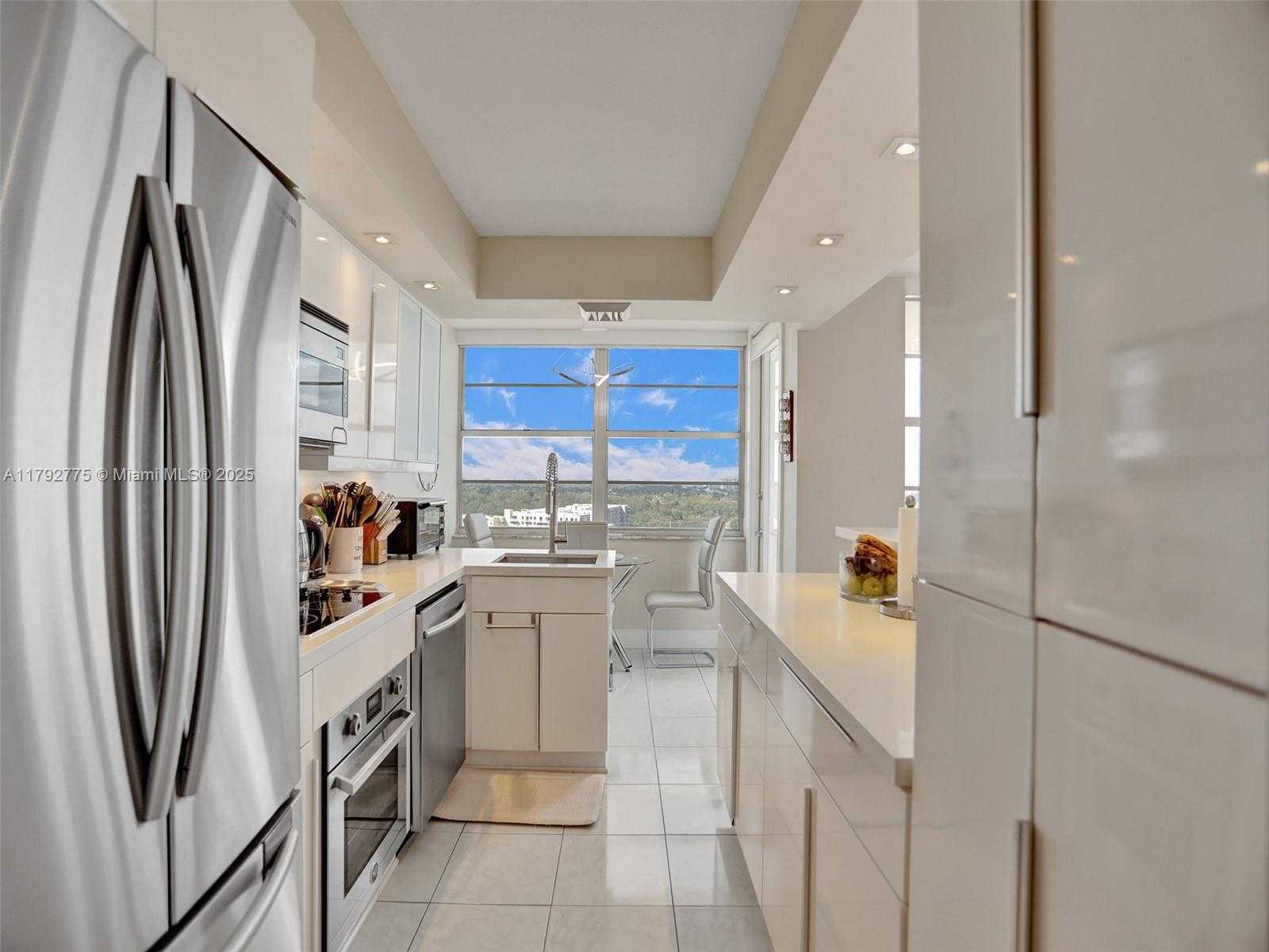 Small Image of 18011 BISCAYNE BLVD #1904, Aventura Number 9