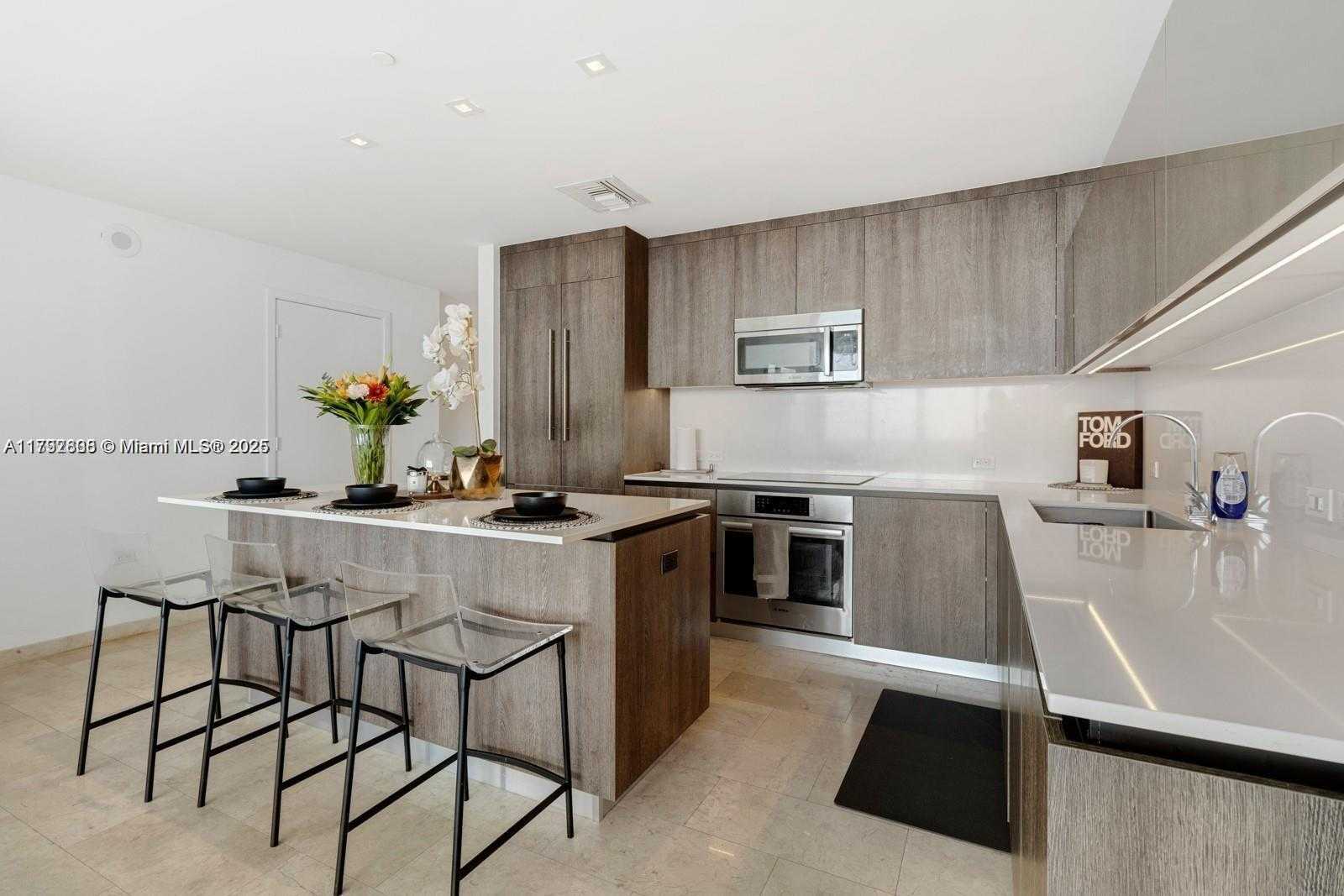 Small Image of 88 SOUTH WEST 7TH ST #3410, Miami Number 2