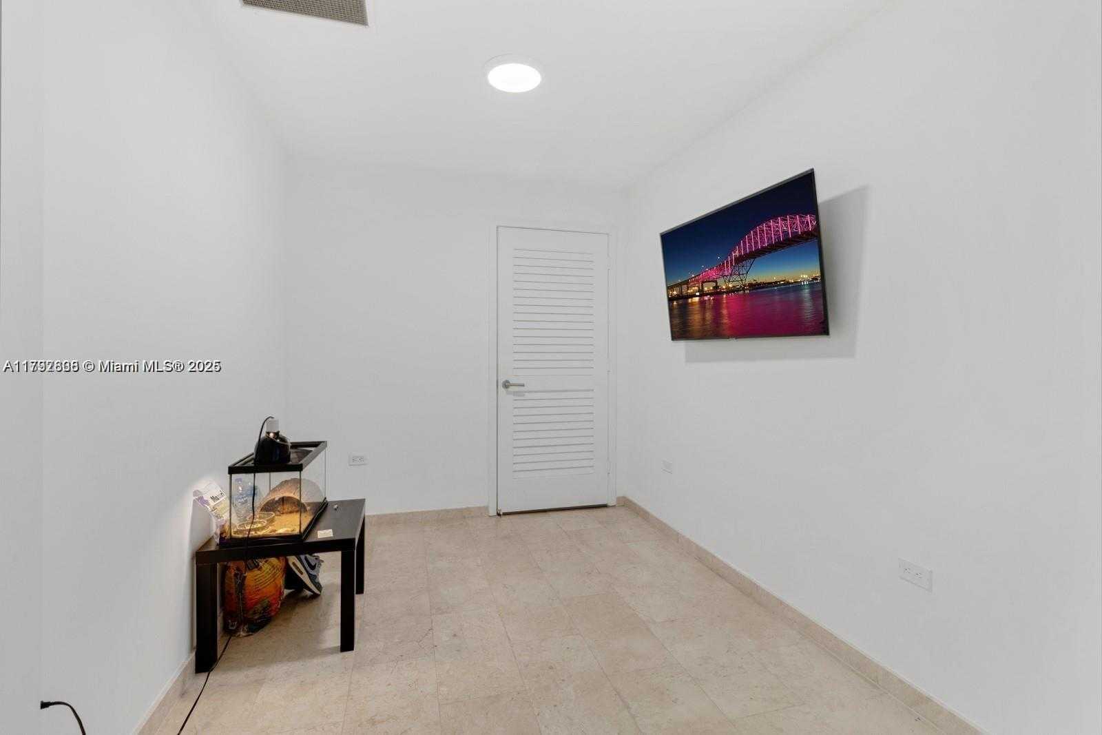 Small Image of 88 SOUTH WEST 7TH ST #3410, Miami Number 21