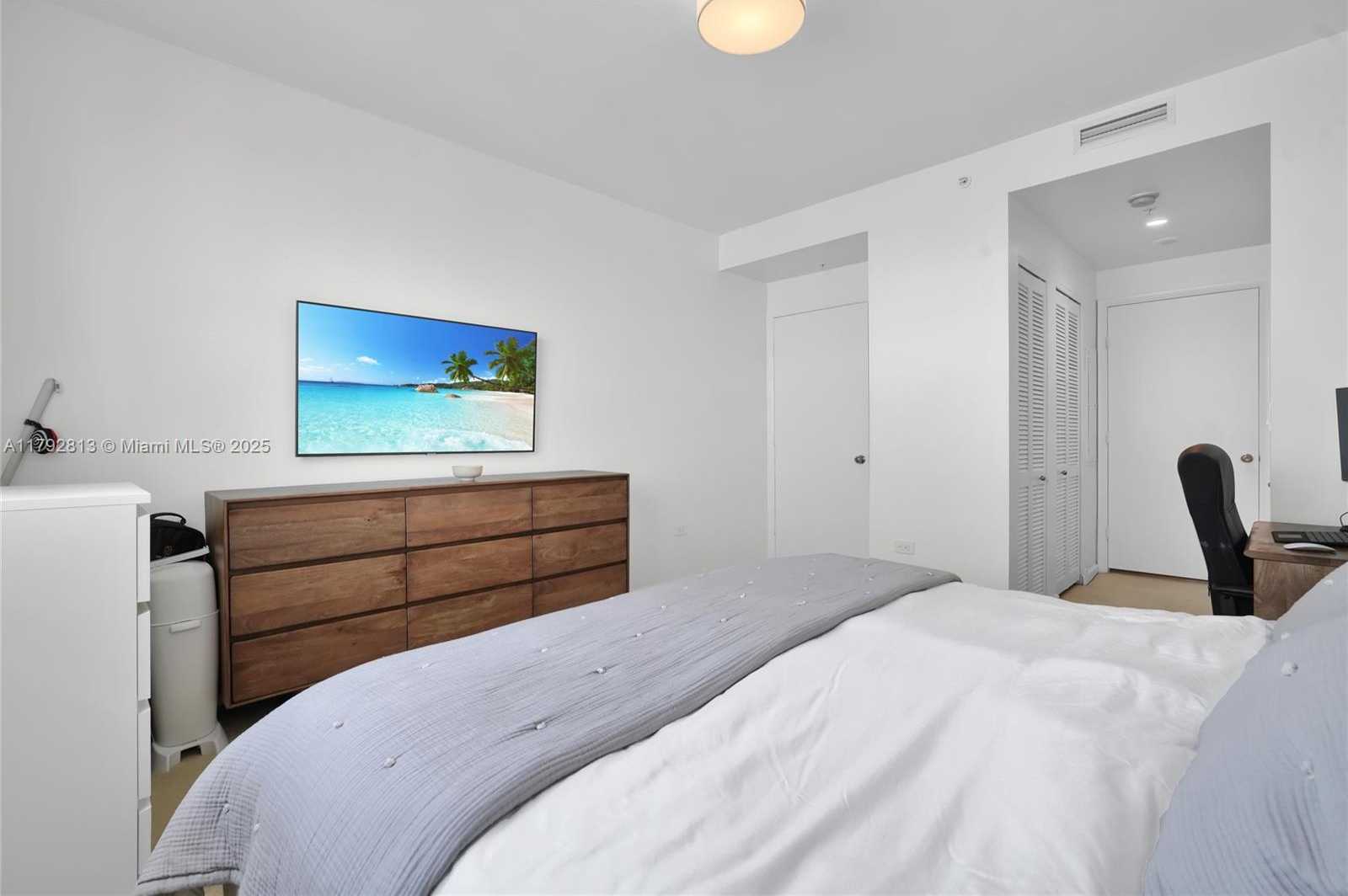 Small Image of 801 BRICKELL KEY BLVD #3105, Miami Number 21