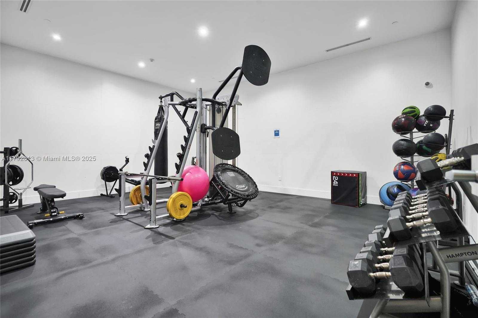 Small Image of 801 BRICKELL KEY BLVD #3105, Miami Number 34
