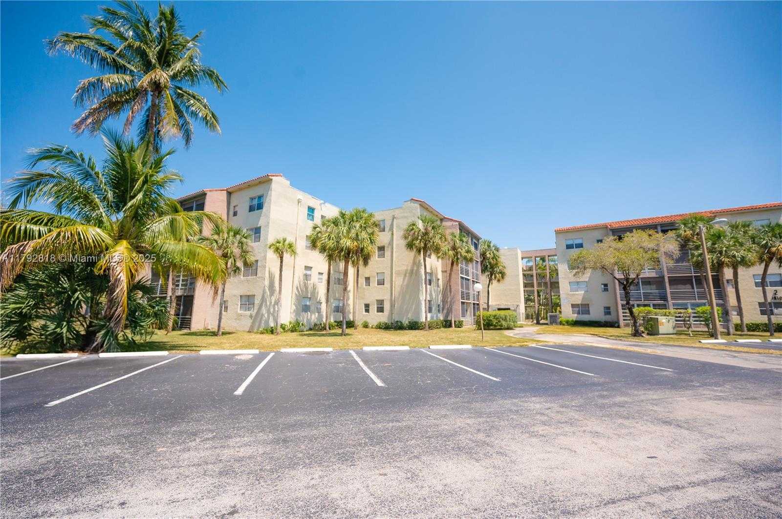 Small Image of 1810 SOUTH WEST 81ST AVE #2312, North Lauderdale Number 18