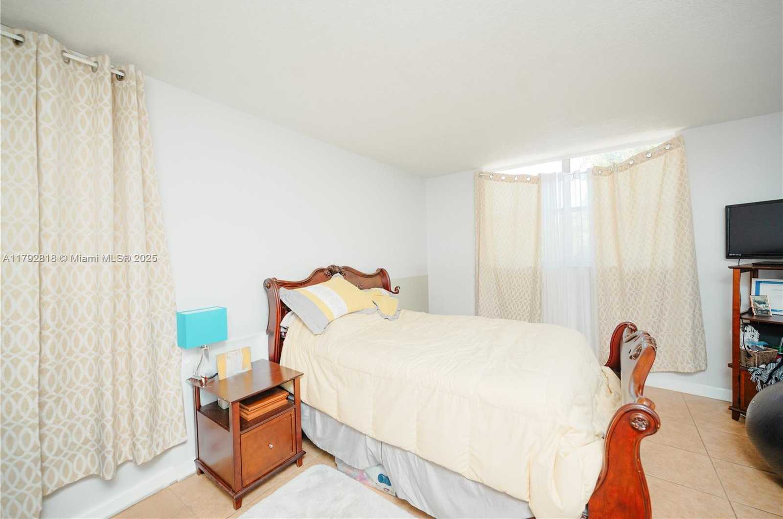 Small Image of 1810 SOUTH WEST 81ST AVE #2312, North Lauderdale Number 8