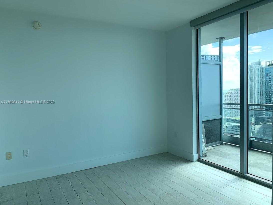 Small Image of 92 NW 3rd St, Miami, FL 33128, USA Number 12
