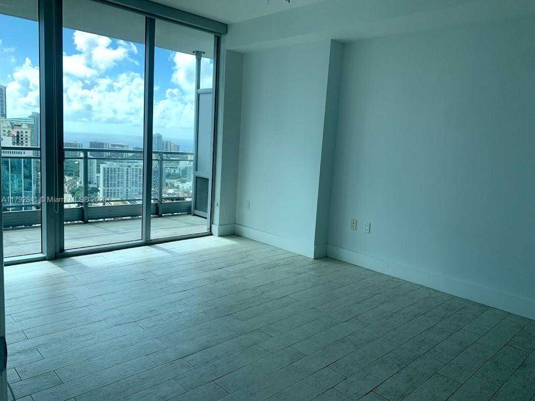 Small Image of 92 NW 3rd St, Miami, FL 33128, USA Number 13