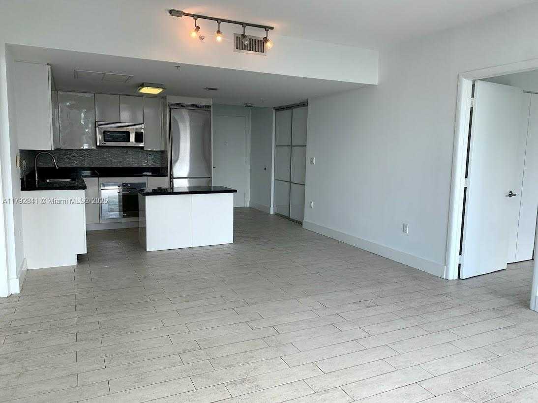 Small Image of 92 NW 3rd St, Miami, FL 33128, USA Number 3