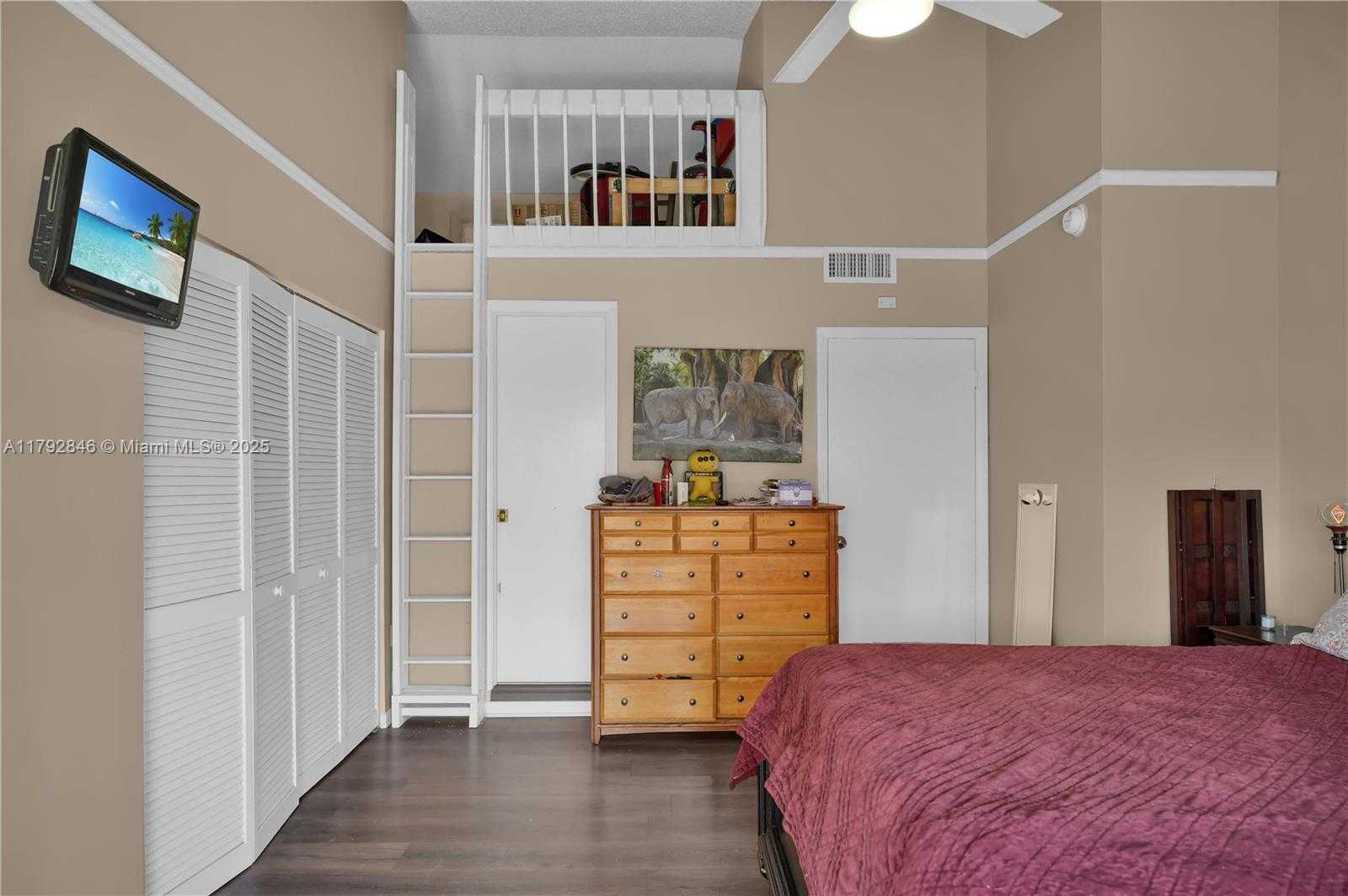 Small Image of 10194 SOUTH WEST 77TH CT, Miami Number 14