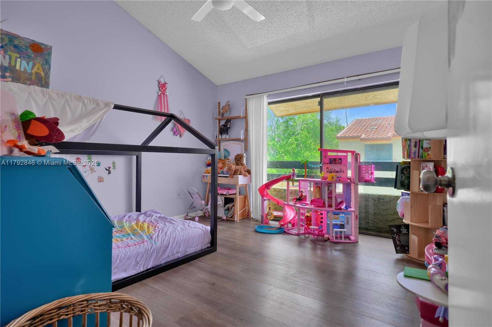 Small Image of 10194 SOUTH WEST 77TH CT, Miami Number 16