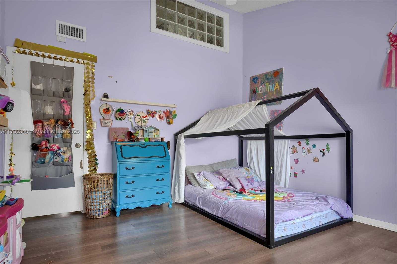 Small Image of 10194 SOUTH WEST 77TH CT, Miami Number 17