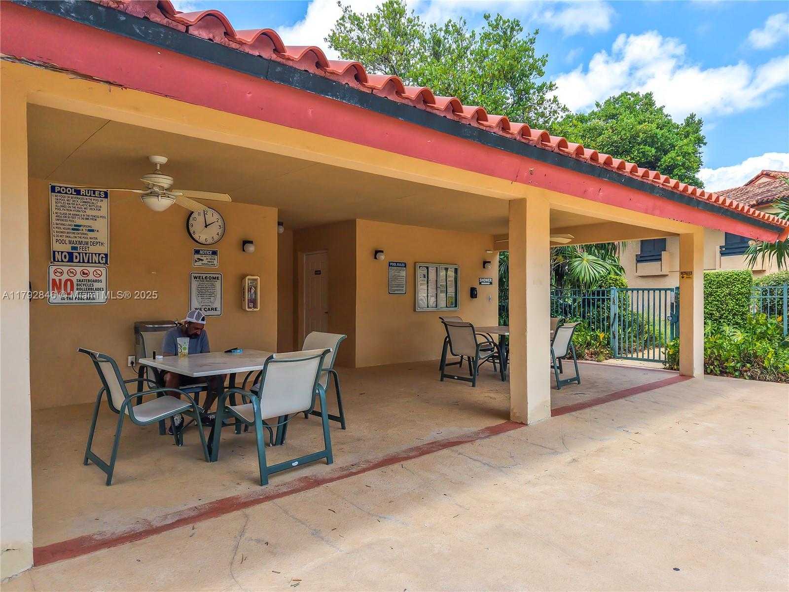 Small Image of 10194 SOUTH WEST 77TH CT, Miami Number 22