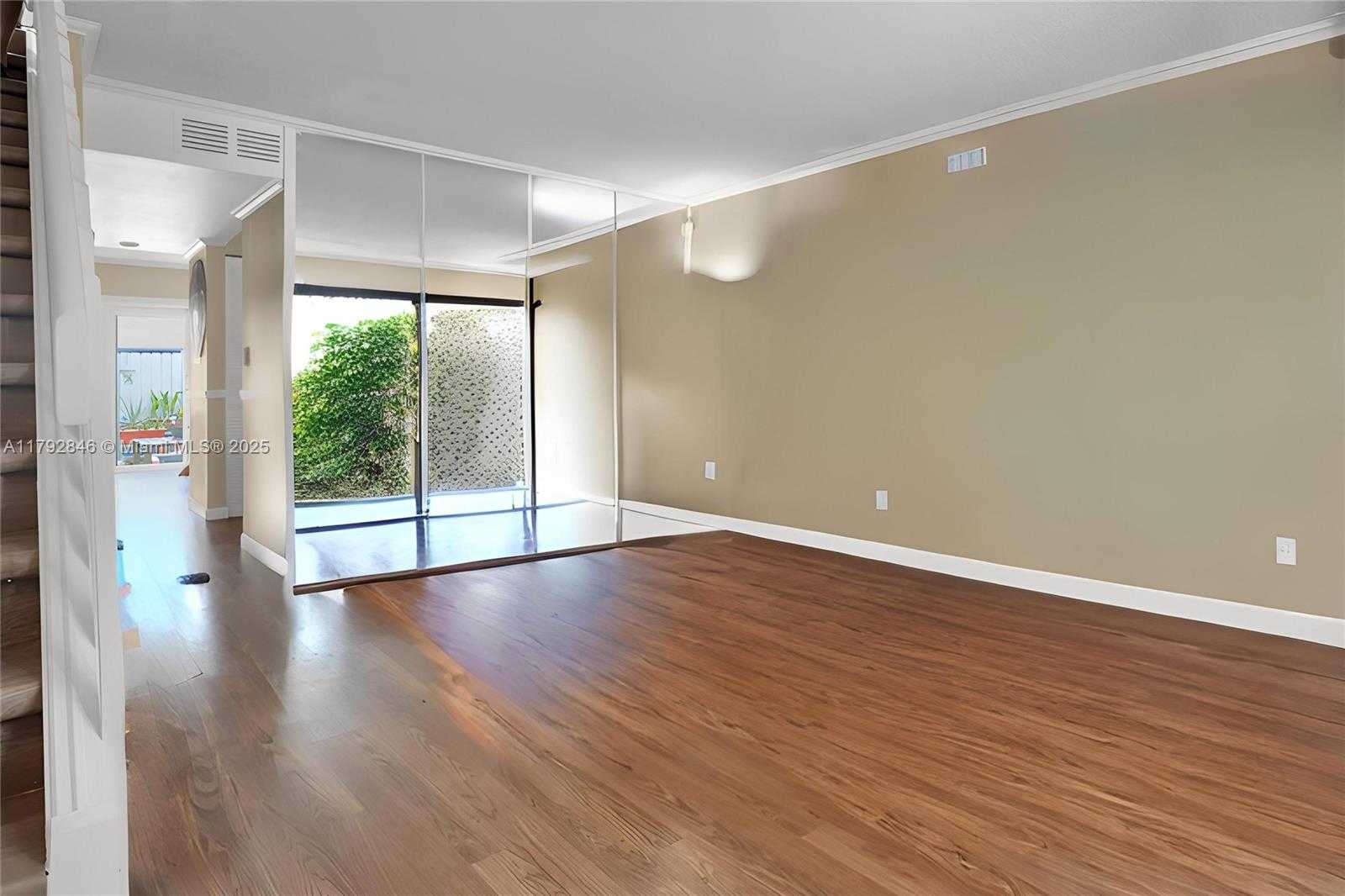 Small Image of 10194 SOUTH WEST 77TH CT, Miami Number 7