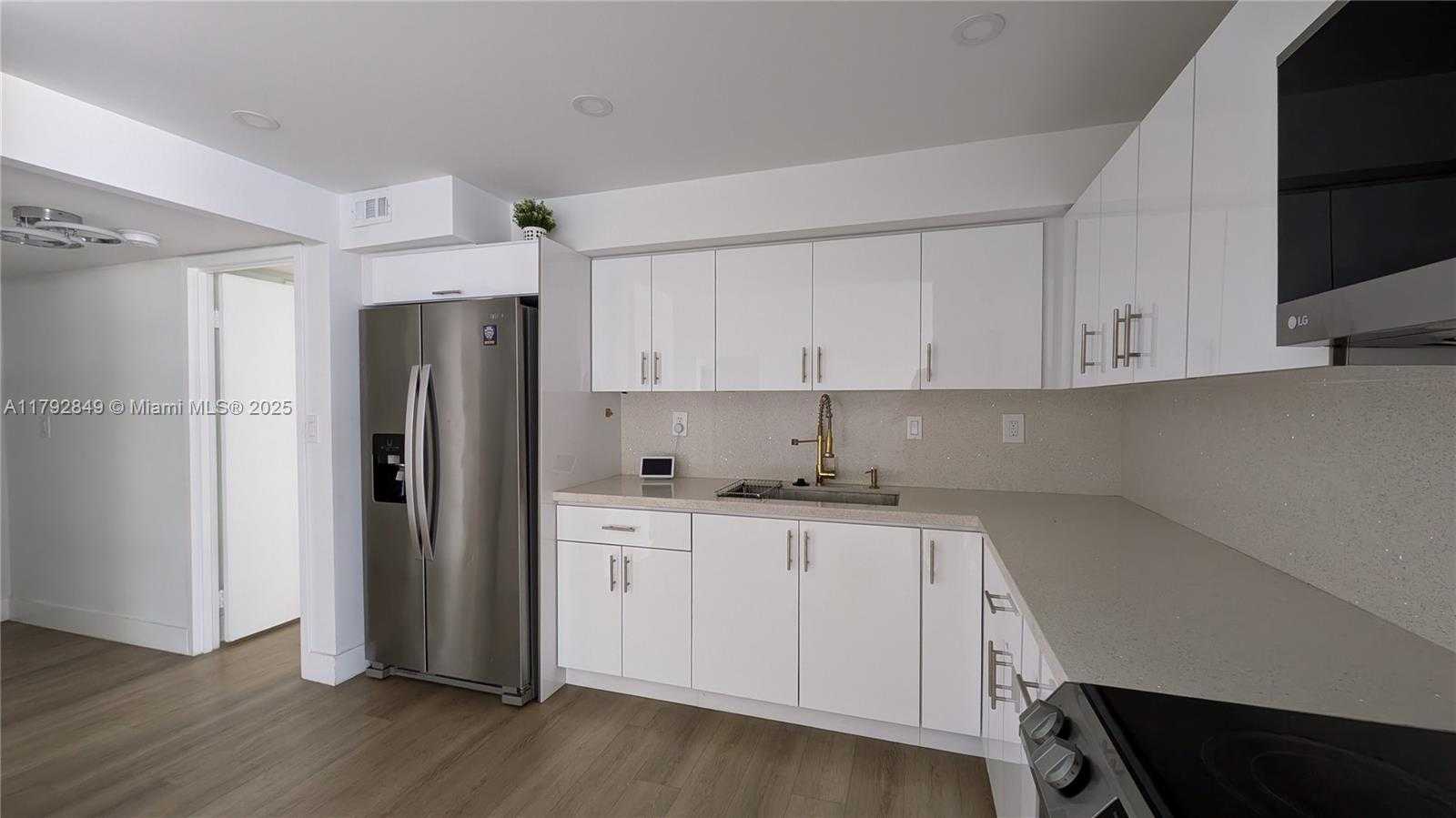 Small Image of 851 THREE ISLANDS BLVD #210, Hallandale Beach Number 30