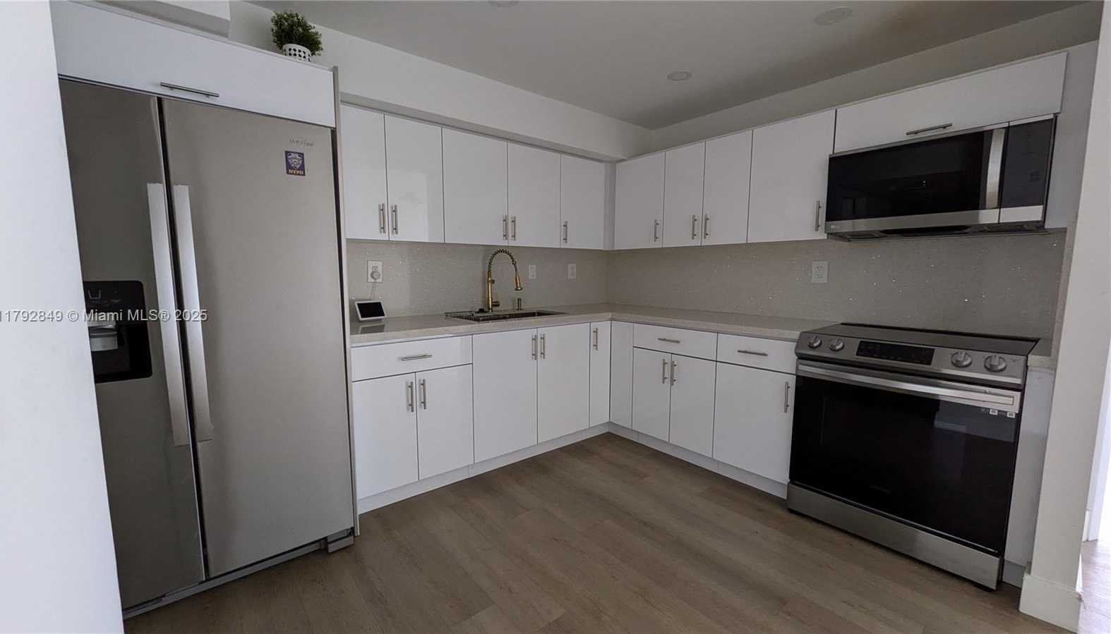 Small Image of 851 THREE ISLANDS BLVD #210, Hallandale Beach Number 31