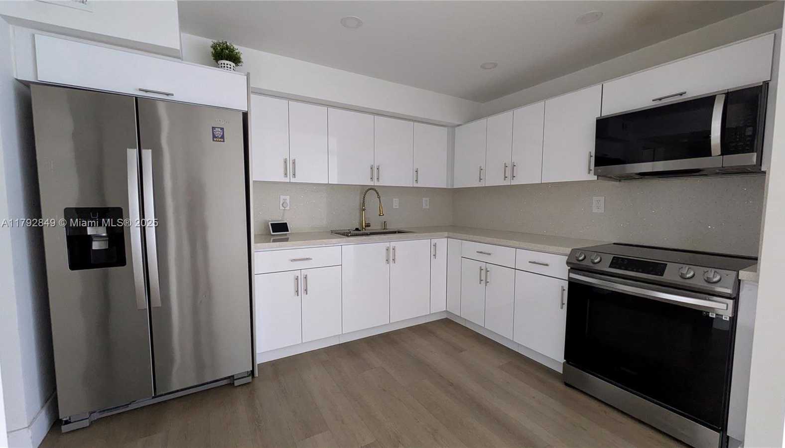 Small Image of 851 THREE ISLANDS BLVD #210, Hallandale Beach Number 32