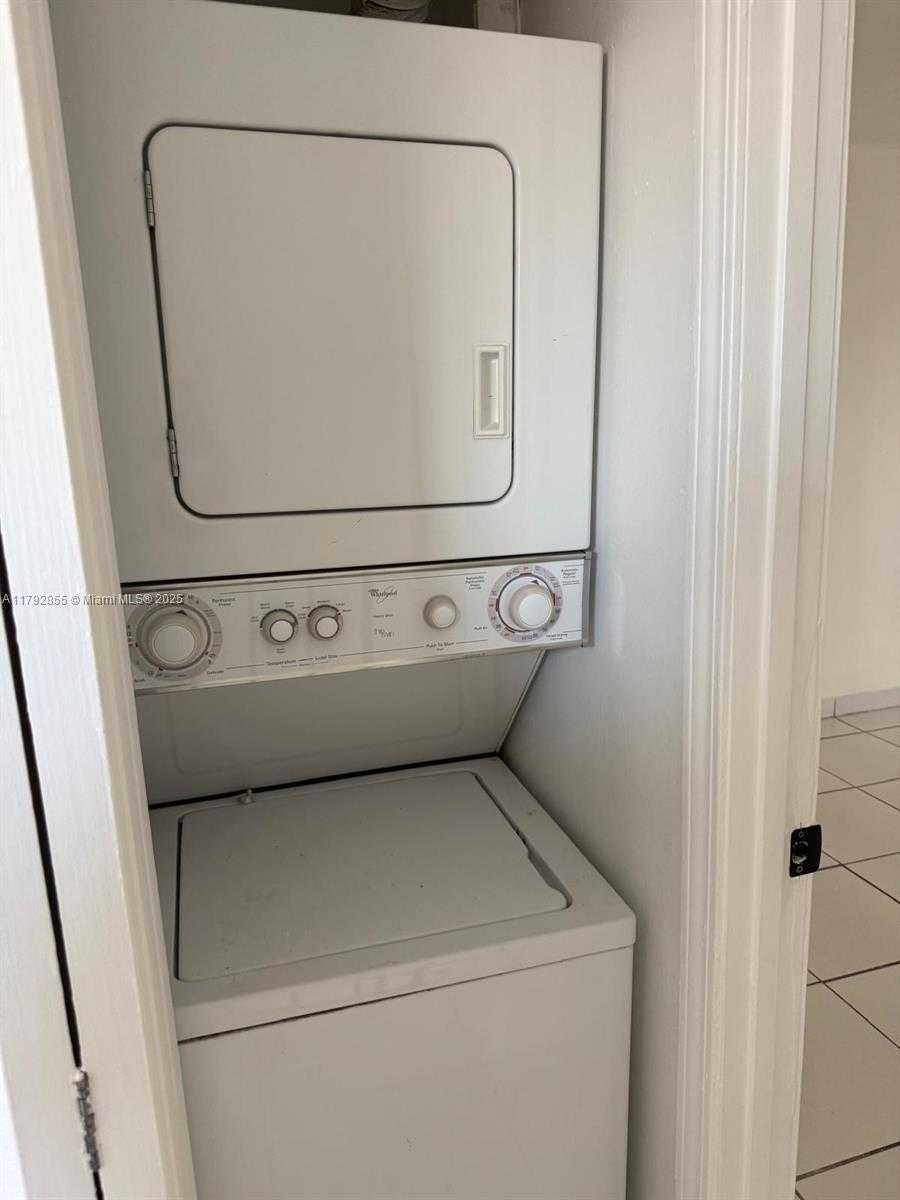 Small Image of 2291 WEST 53RD PL #2291, Hialeah Number 12