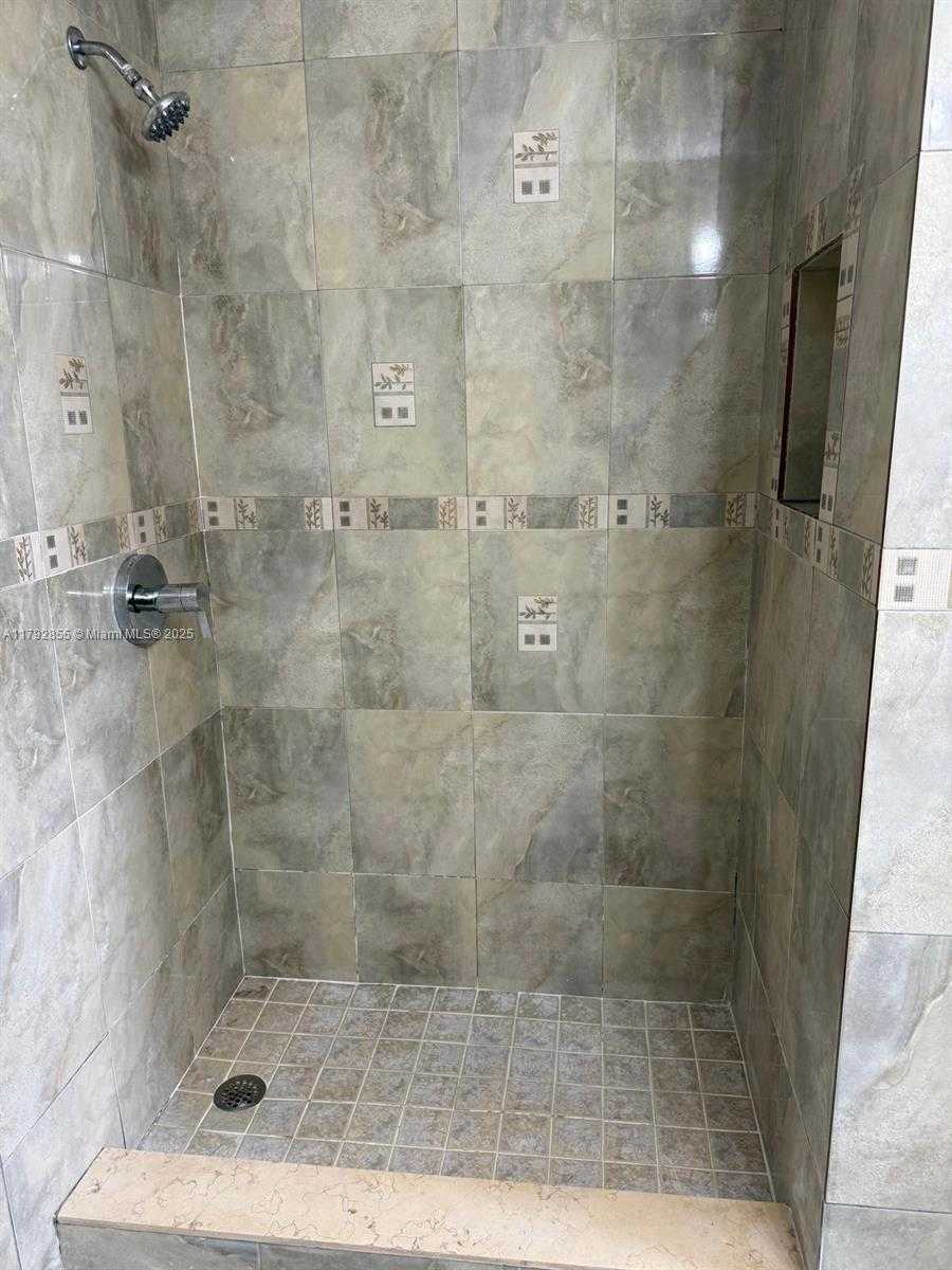 Small Image of 2291 WEST 53RD PL #2291, Hialeah Number 8