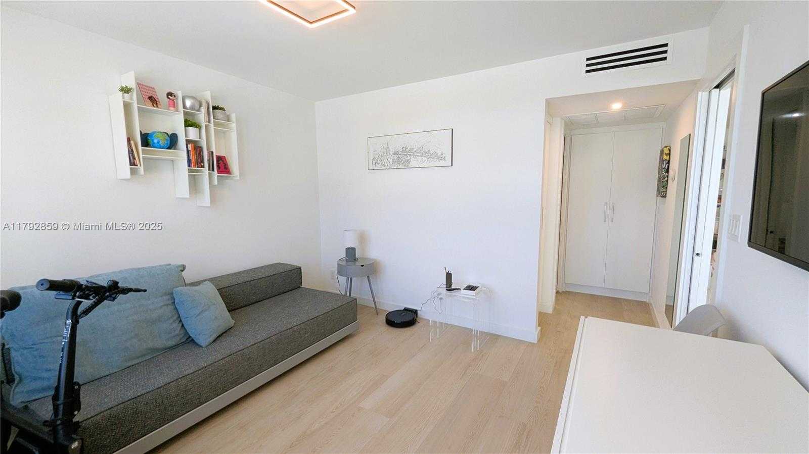Small Image of 5151 COLLINS AVE #634, Miami Beach Number 17