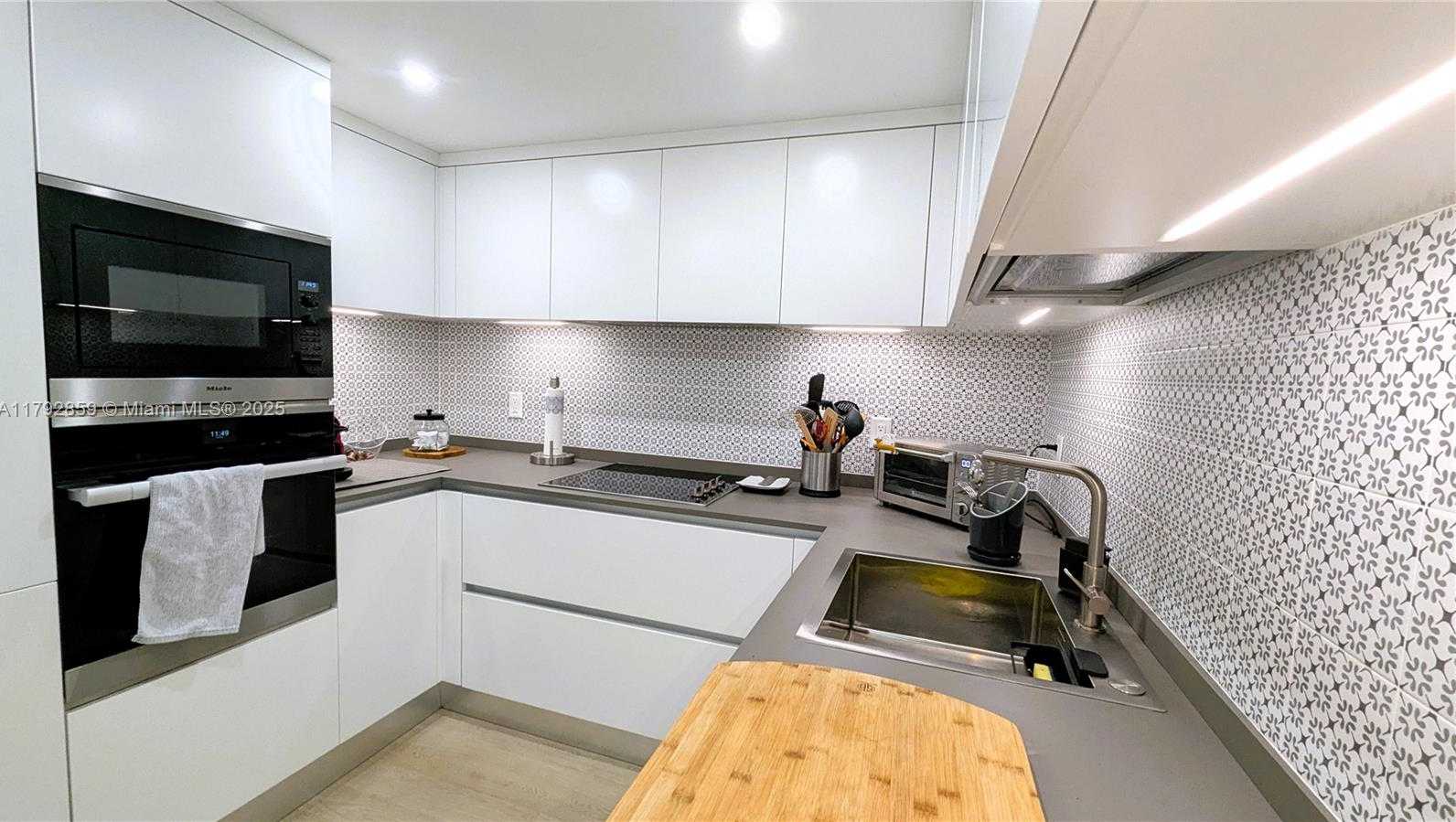 Small Image of 5151 COLLINS AVE #634, Miami Beach Number 5