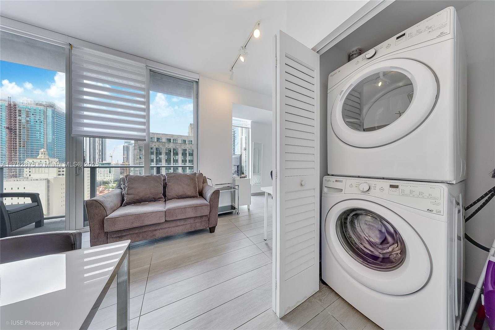 Small Image of 151 SOUTH EAST 1ST ST #1706, Miami Number 3