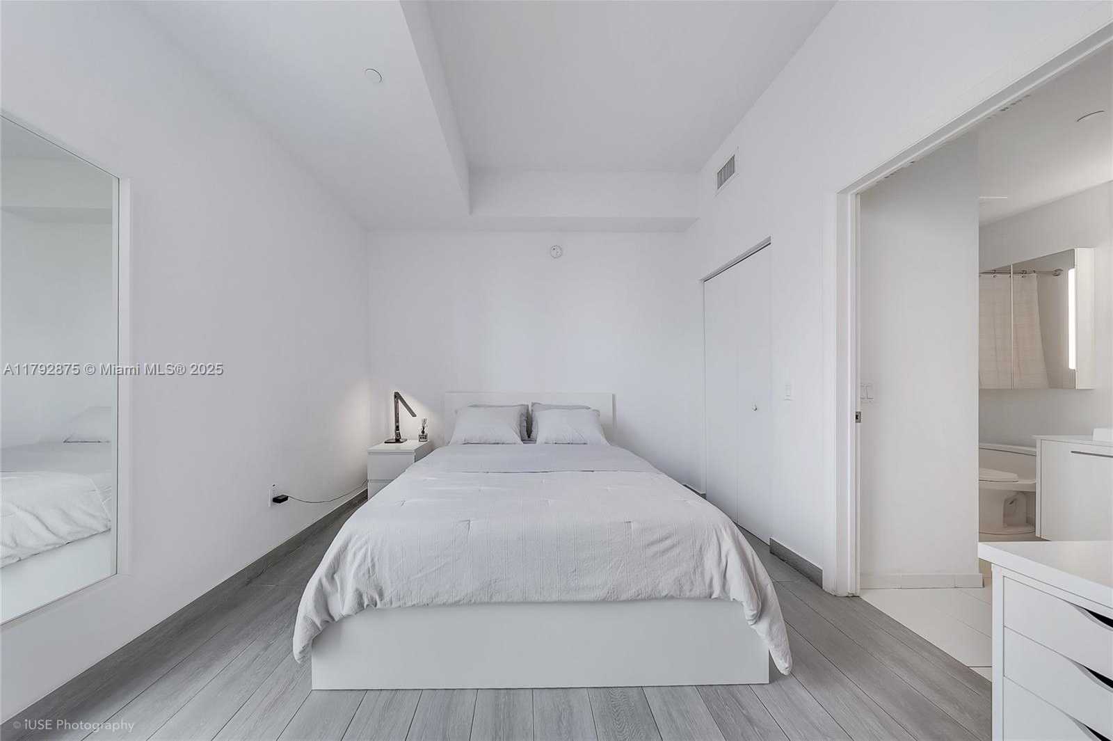 Small Image of 151 SOUTH EAST 1ST ST #1706, Miami Number 5