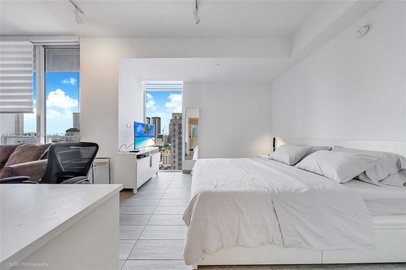 Small Image of 151 SOUTH EAST 1ST ST #1706, Miami Number 7