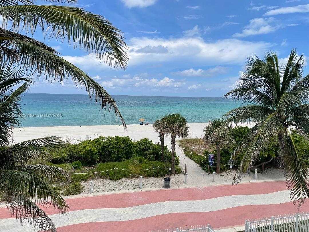 Small Image of 5401 COLLINS AVE #614, Miami Beach Number 17