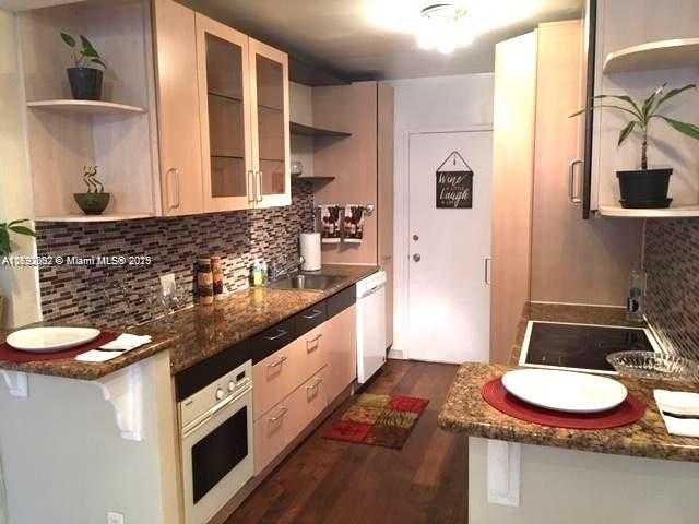 Small Image of 5401 COLLINS AVE #614, Miami Beach Number 22