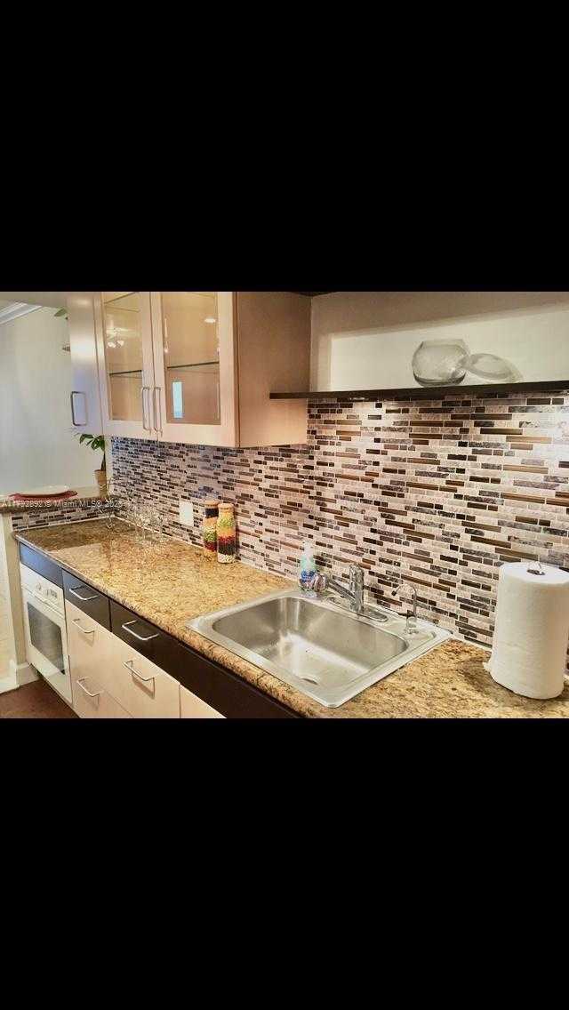 Small Image of 5401 COLLINS AVE #614, Miami Beach Number 29