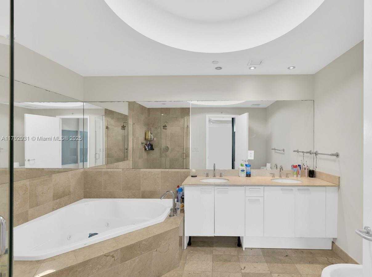 Small Image of 3131 NORTH EAST 188TH ST #2-510, Aventura Number 11