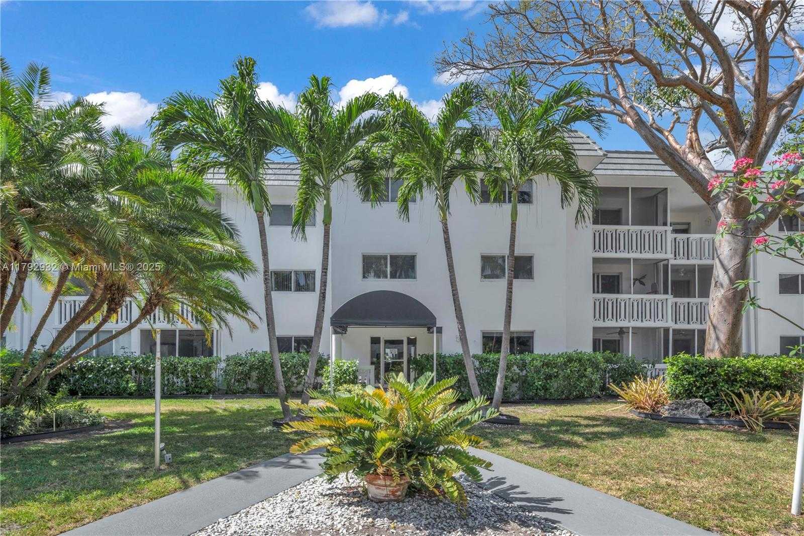 Small Image of 200 GALEN DR #308, Key Biscayne Number 2
