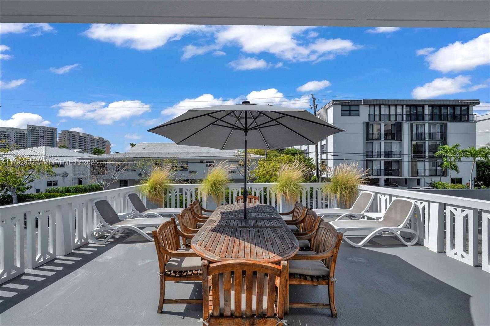 Small Image of 200 GALEN DR #308, Key Biscayne Number 22
