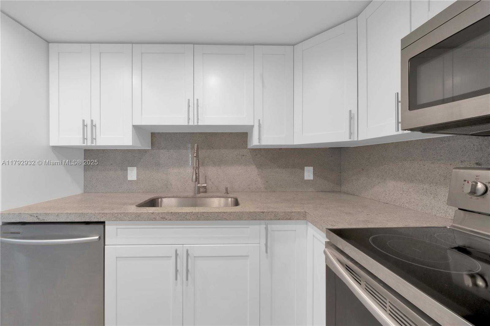 Small Image of 200 GALEN DR #308, Key Biscayne Number 7