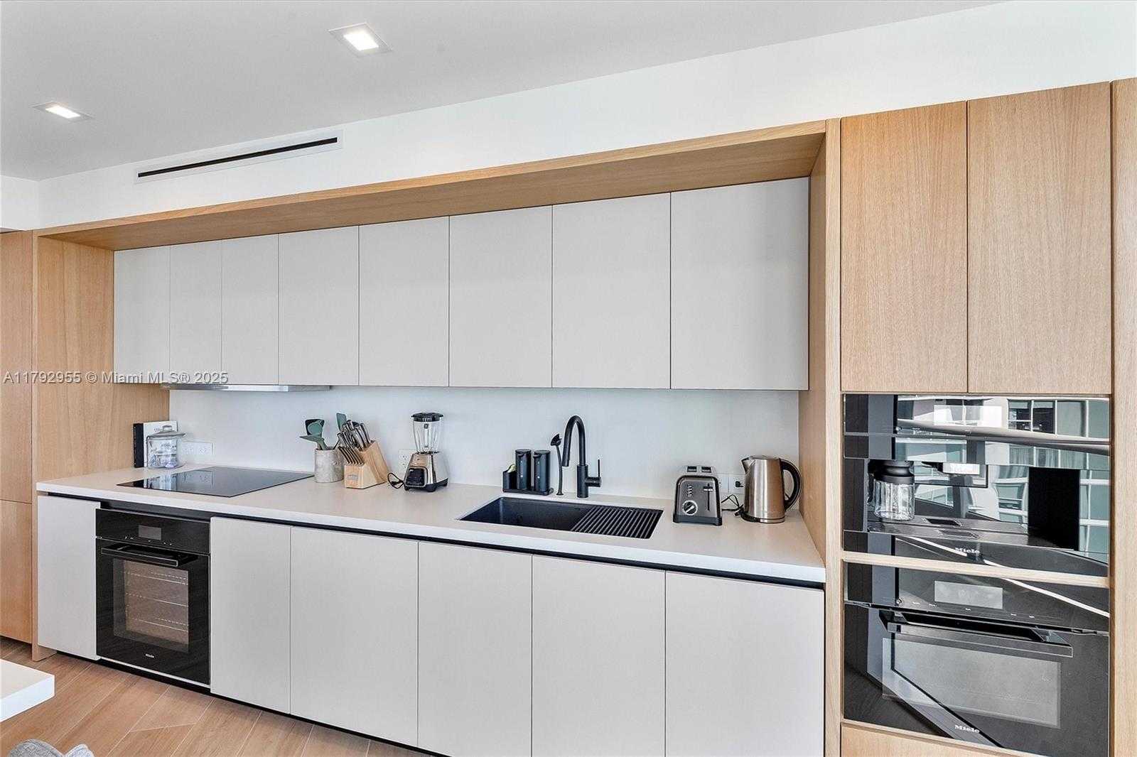 Small Image of 2127 BRICKELL AVE #2704, Miami Number 12