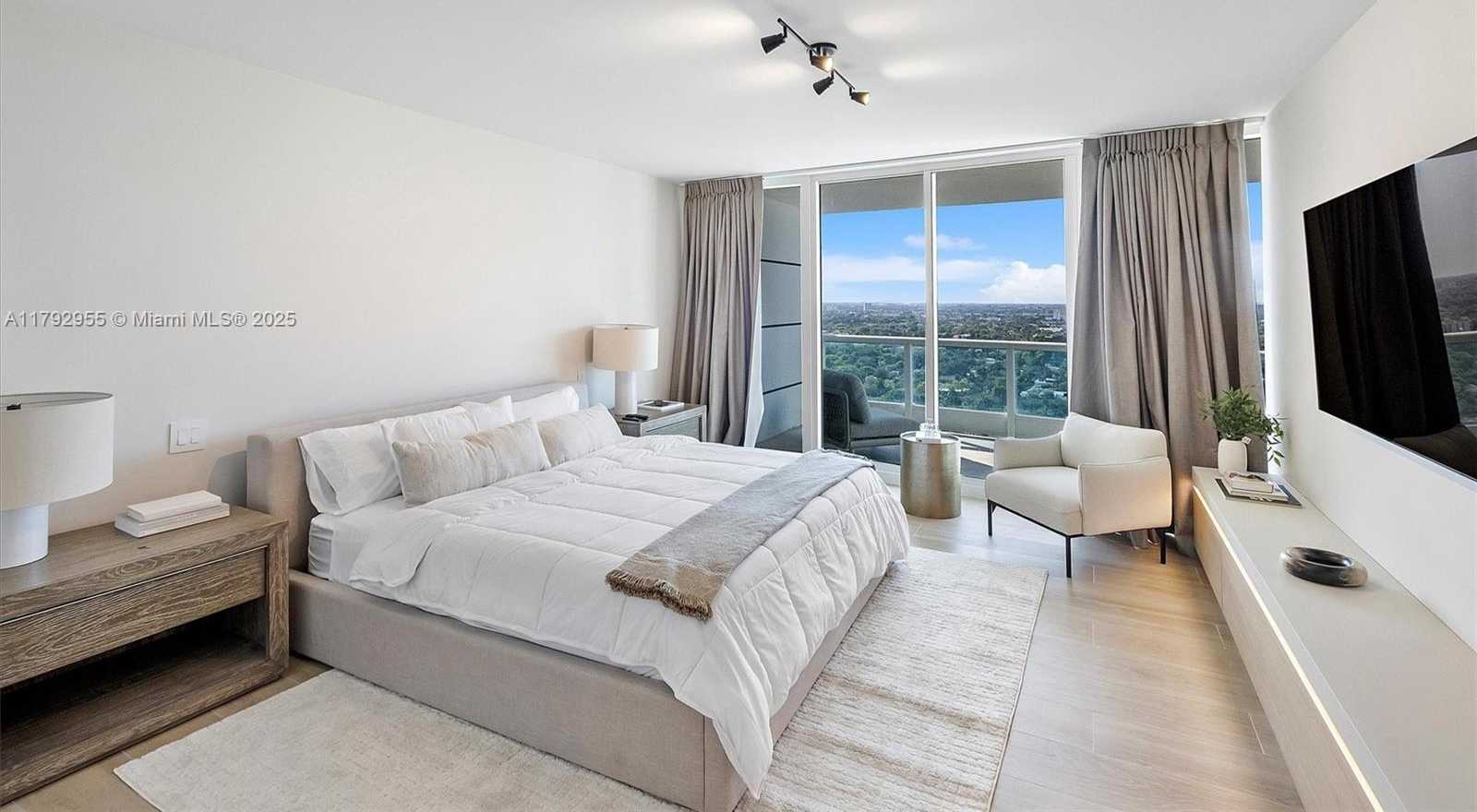 Small Image of 2127 BRICKELL AVE #2704, Miami Number 15