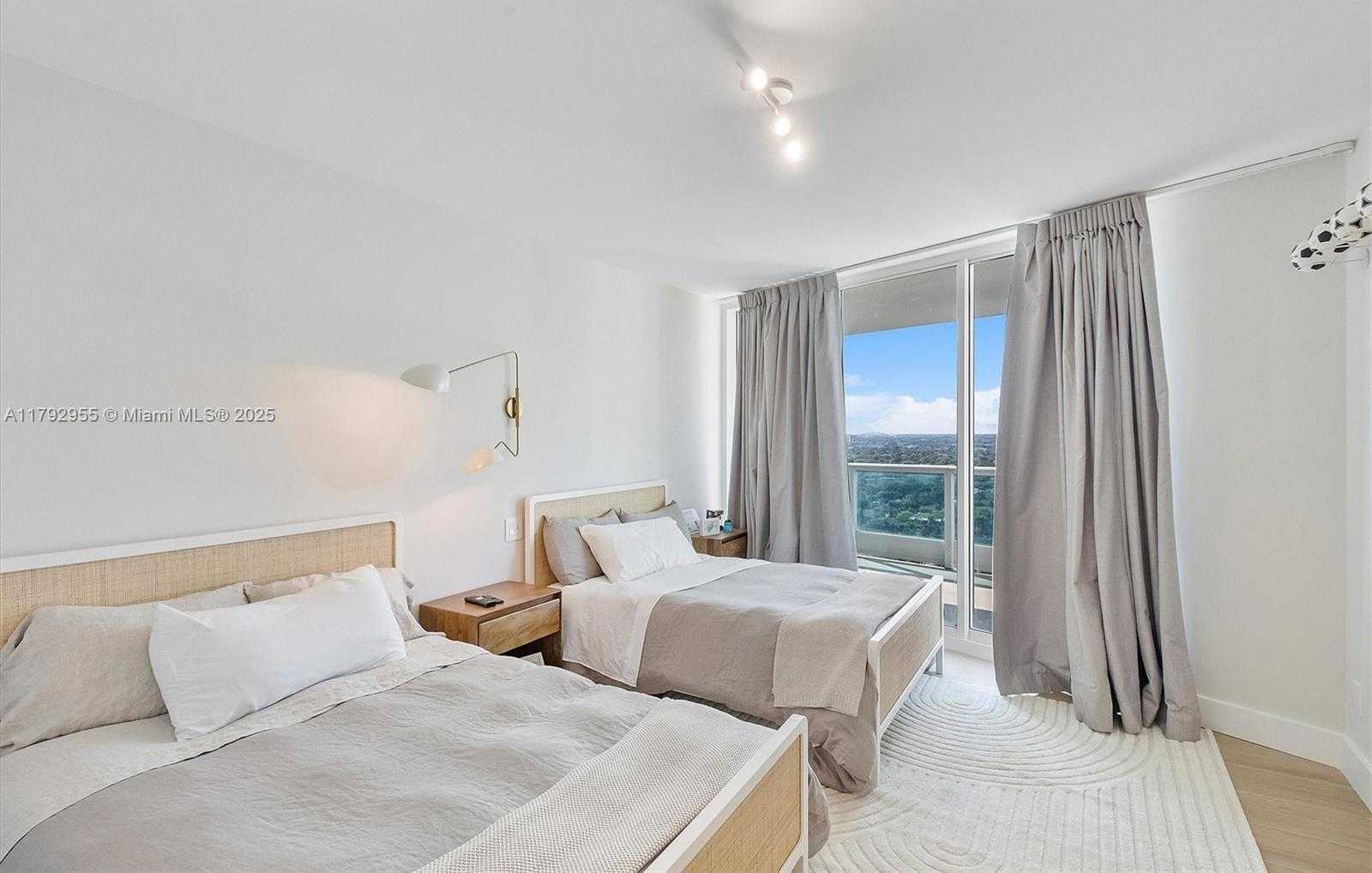 Small Image of 2127 BRICKELL AVE #2704, Miami Number 19