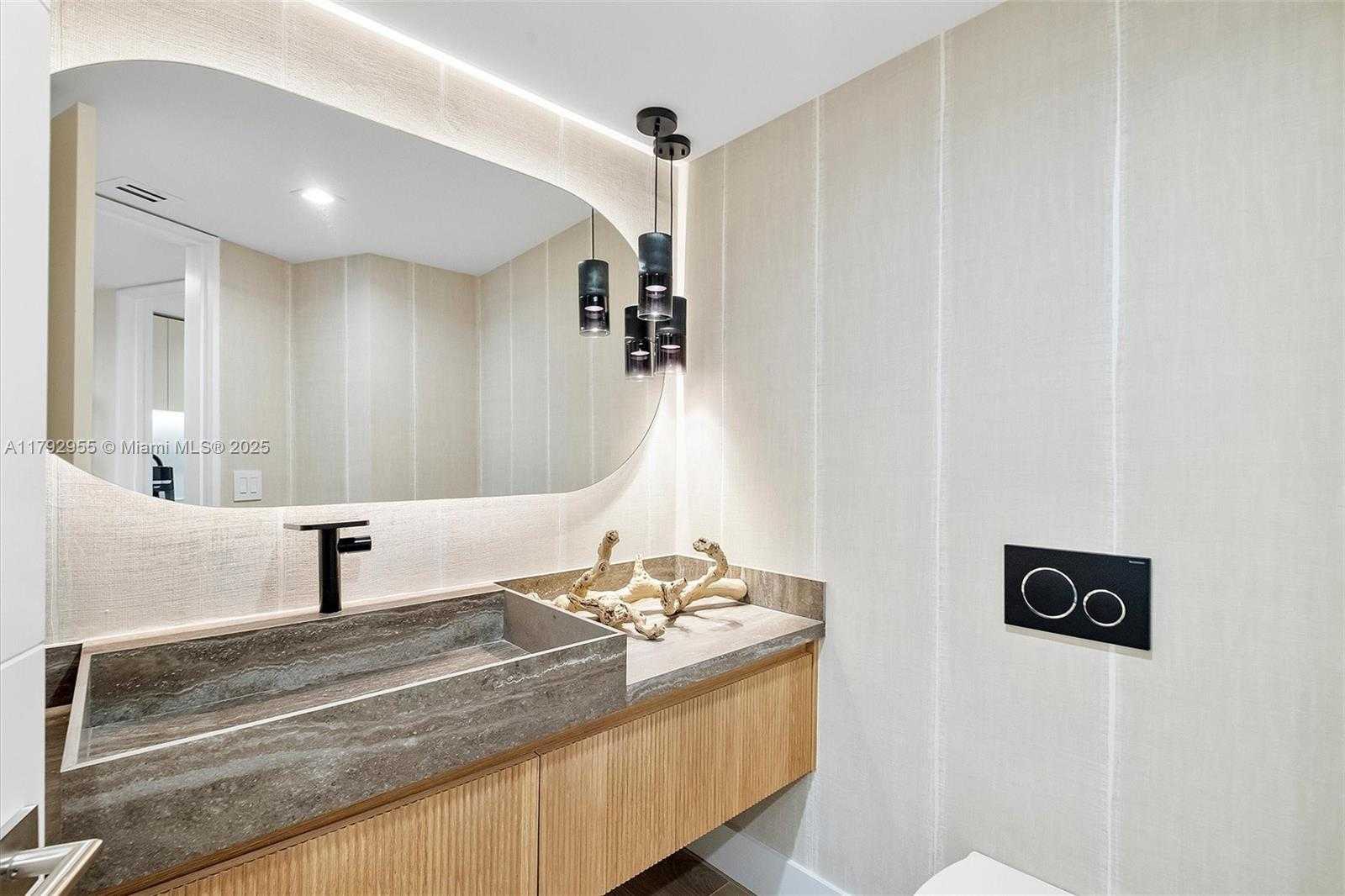 Small Image of 2127 BRICKELL AVE #2704, Miami Number 32