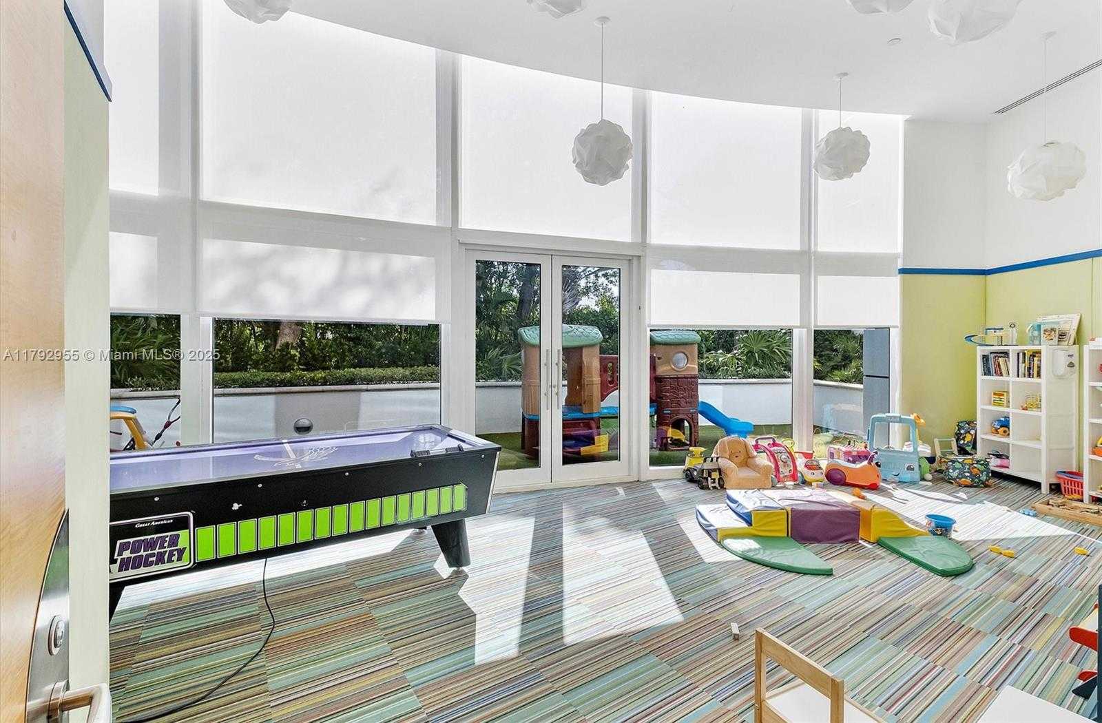 Small Image of 2127 BRICKELL AVE #2704, Miami Number 38